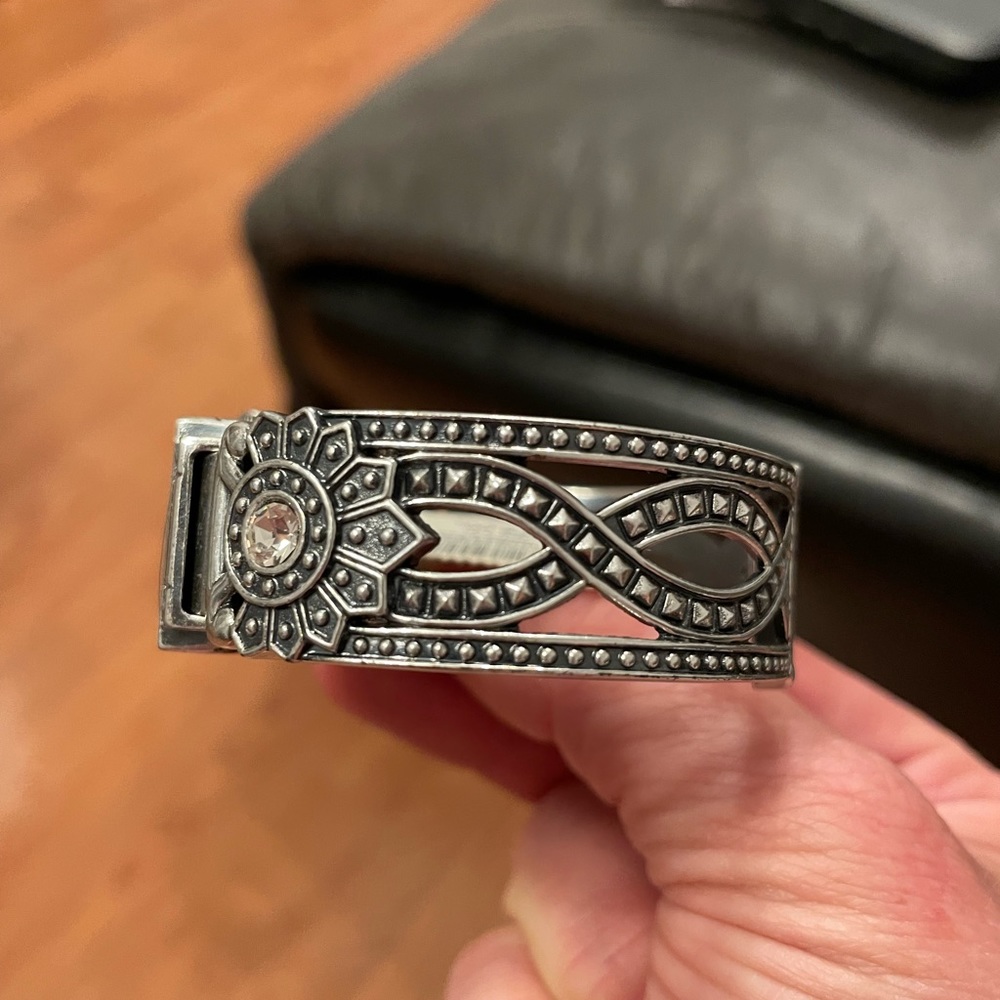 Watch - Picture 4 of 8